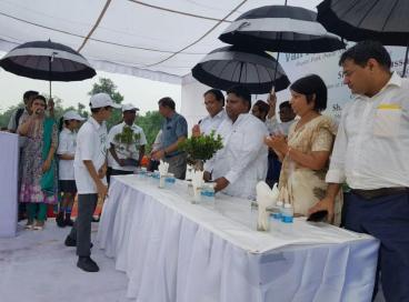 Environment Minister launches Van Mahotsav Plantation Drive 2016 at Shashtri Park, 26th August 2016