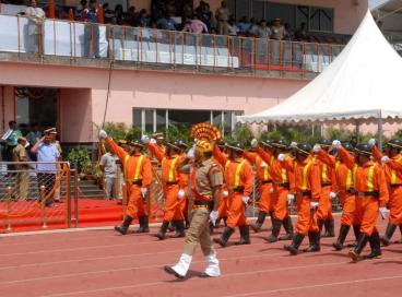 Chief Minister Delhi unfurls tricolor at Chhatrasal Stadium, greets citizens on the occasion of Independence Day, 15th August 2016