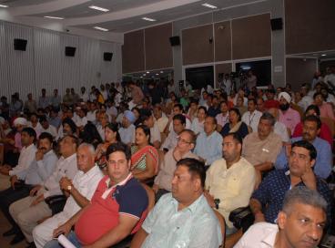 Delhi CM Launching the DVAT M Seva App. At Delhi Sectt. 31th May 2016