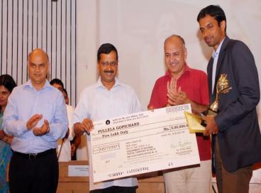 Delhi Govt felicitates Olympic medal winners PV Sindhu & Sakshi Malik, 31th August 2016	