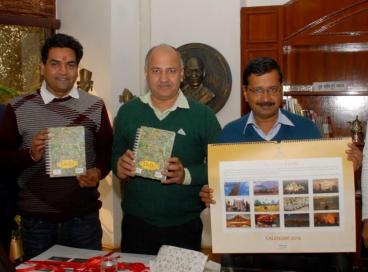 DELHI CM RELEASES DELHI GOVERNMENT CALENDAR AND DIARY FOR YEAR 2016, 18th January 2016