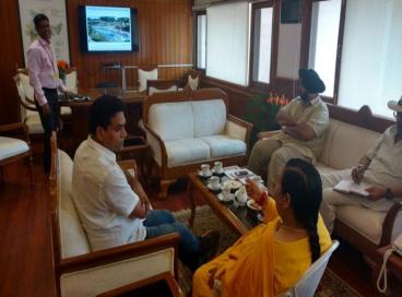 Delhi Water Minister Kapil Mishra presents DJB's comprehensive Yamuna plan to Union Water Minister, 24th May 2016,