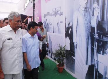 Chief Minister pays floral tributes to Ch. Brahm Prakash, 16th June 2016