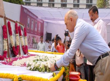 Chief Minister Delhi pays tributes to martyrs Hardinge Bomb Case at Shaheed Smarak, 08th May 2016,