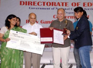 Hon’ble Deputy Chief Minister, Delhi distributes Rajiv Gandhi State Sports Awards, 04th May 2016,