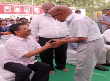 Chief Minister Delhi pays tributes to martyrs Hardinge Bomb Case at Shaheed Smarak, 08th May 2016,