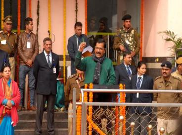 REPUBLIC DAY CELEBRATION - CHIEF MINISTER APPEALS CENTRAL GOVERNMENT TO CO OPERATE DELHI GOVT., 25th January 2016