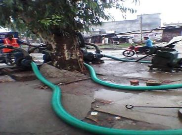 PWD conducts round the clock operations to clear water logging, 16th July 2016