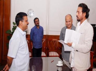 Actor Irrfan Khan called on Chief Minister Arvind Kejriwal, 19th July 2016